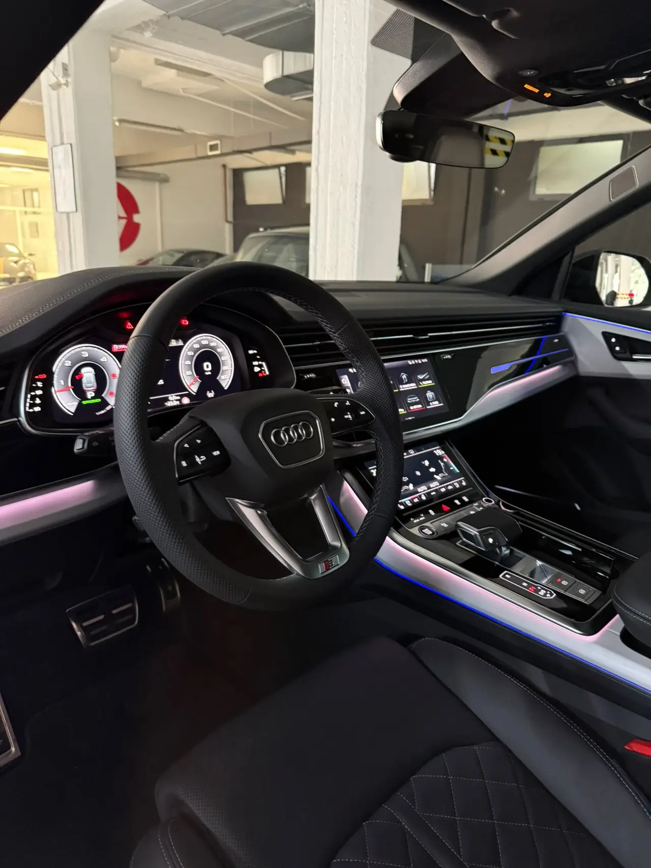 Audi Q8 2025, exterior — Priveo Cars, Europe
