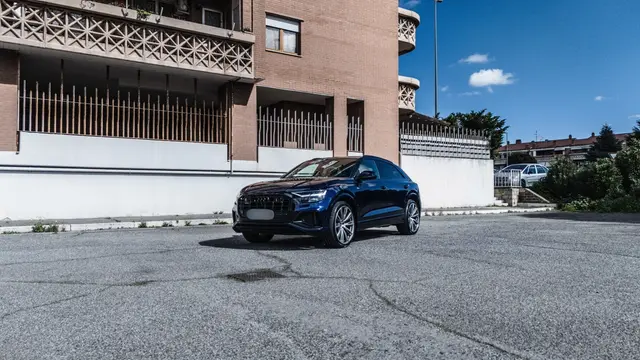 Audi Q8 55 TFSI 2022 — Priveo Cars, Europa