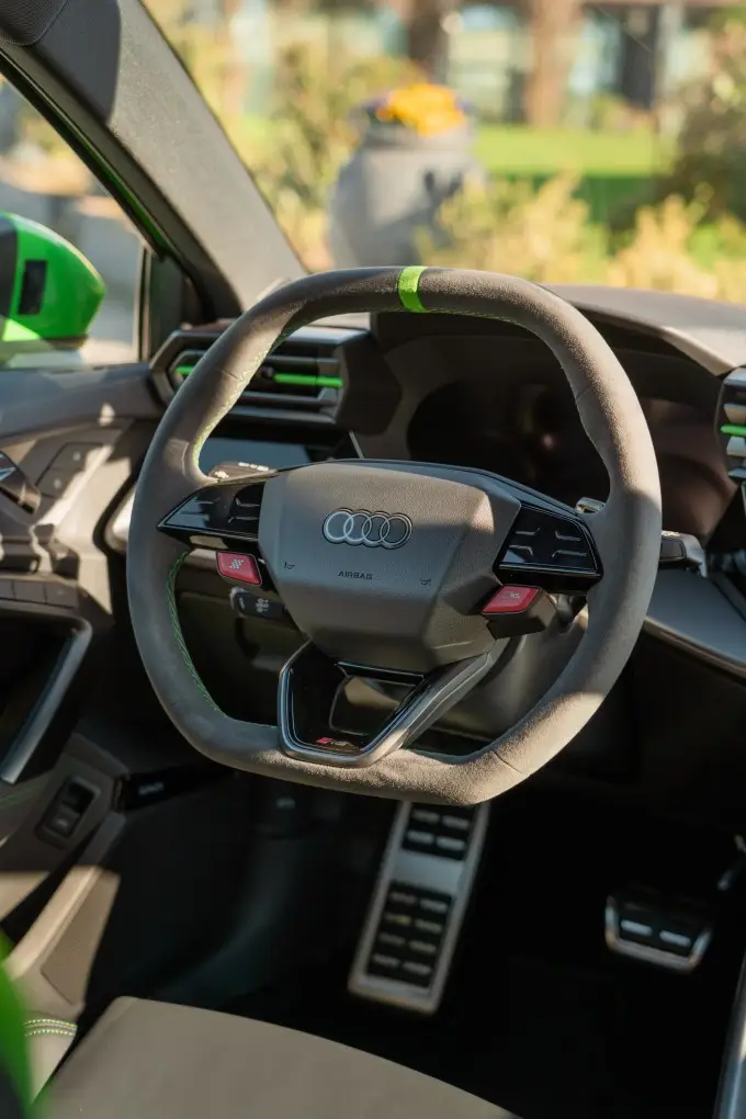 Audi RS3 Restyling 2025, interni — Priveo Cars, Europa. Audi RS3 Restyling 2025