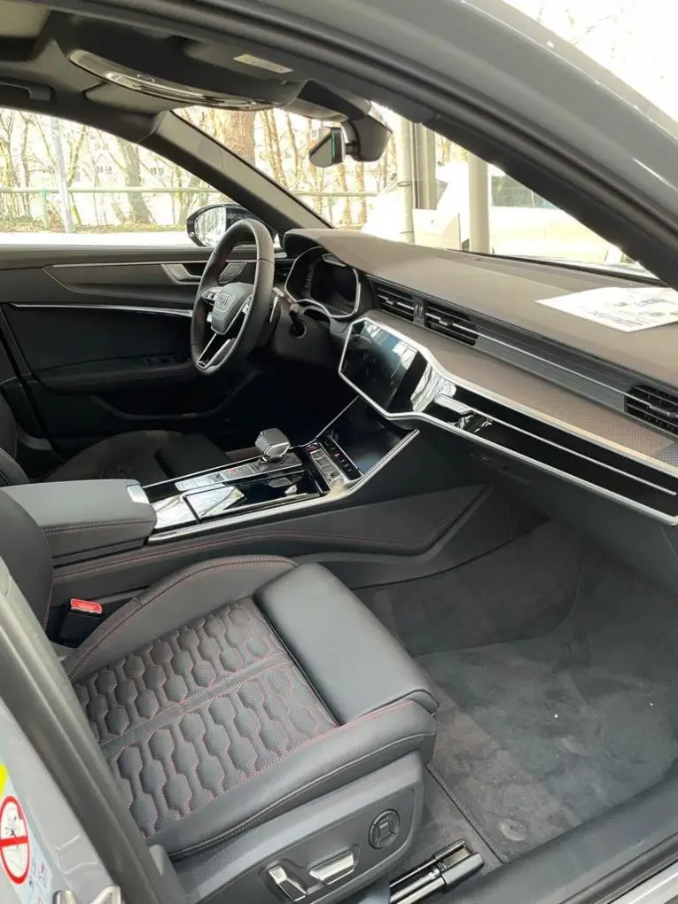 Audi RS6 Dynamic 2023, vista frontale — Priveo Cars, Europa. Audi RS6 Dynamic 2023
