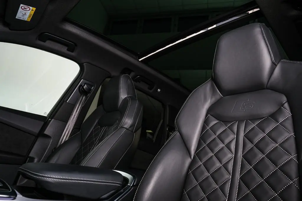 Audi SQ7 2025, exterior — Priveo Cars, Europa