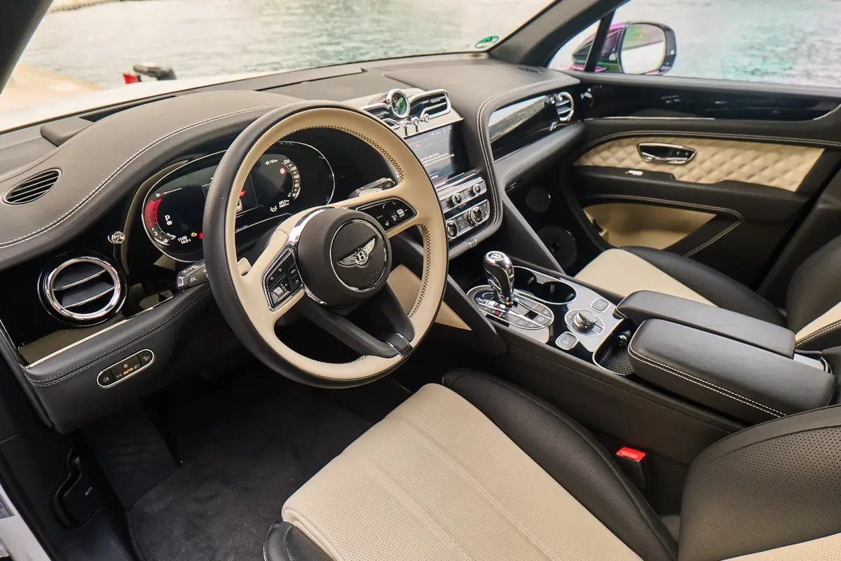 Bentley Bentayga V8-S 2024, rear view — Priveo Cars, Europe