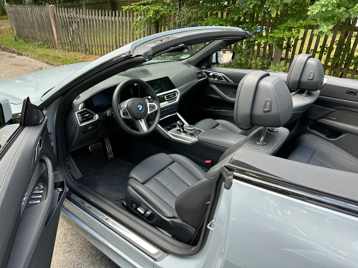 BMW 430i Cabrio 2023, interior — Priveo Cars, Europa