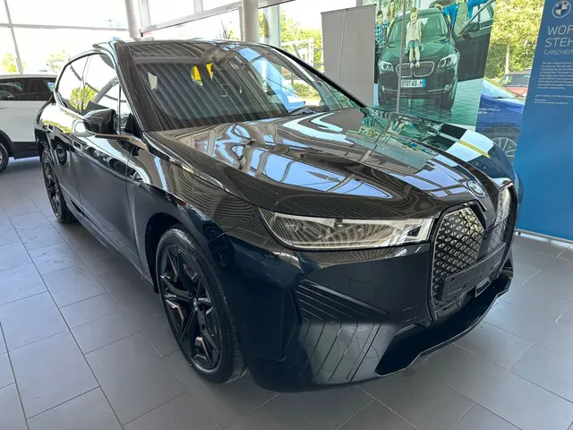 BMW IX M60 2023 — Priveo Cars, Europa