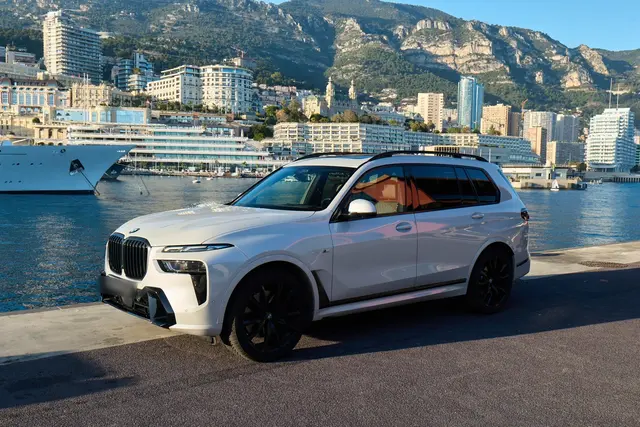 BMW X7 40d M 2024 — Priveo Cars, Europa