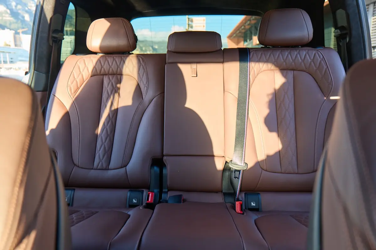 BMW X7 40d M 2024, salpicadero — Priveo Cars, Europa