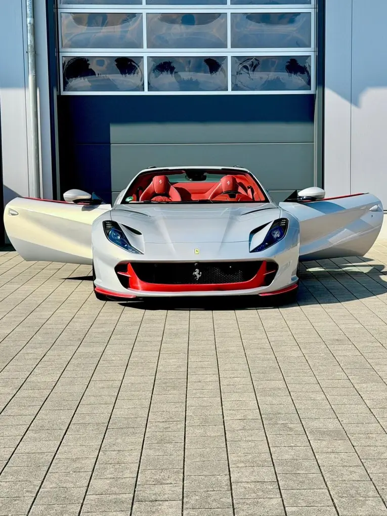 Ferrari 812 GTS 2024, esterno — Priveo Cars, Europa. Ferrari 812 GTS 2024