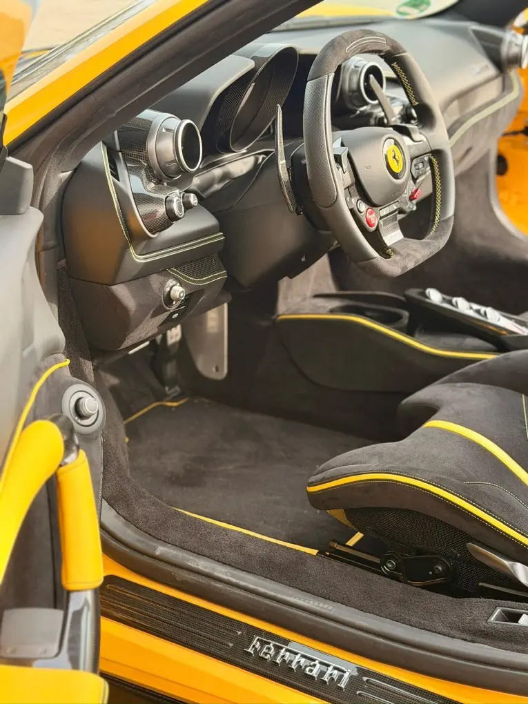 Ferrari F8 SPIDER 2023, interior — Priveo Cars, Europe