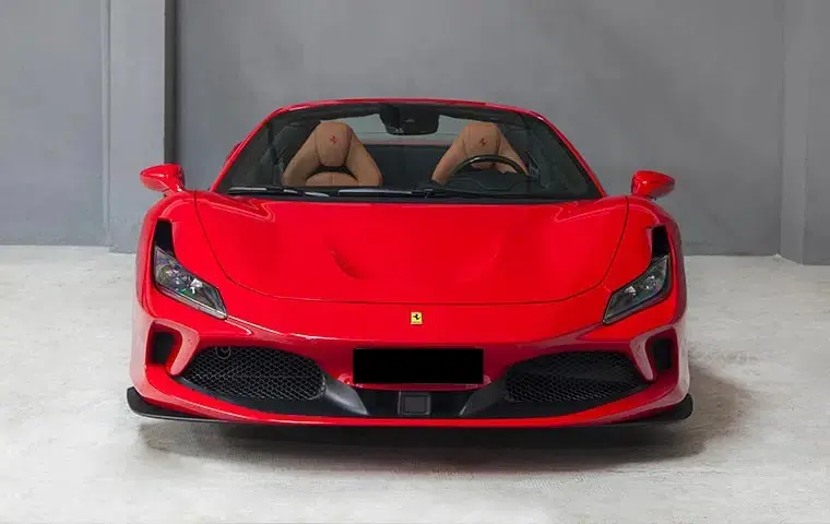 Ferrari F8 Tributo Spider Red 2023, vista frontale — Priveo Cars, Europa