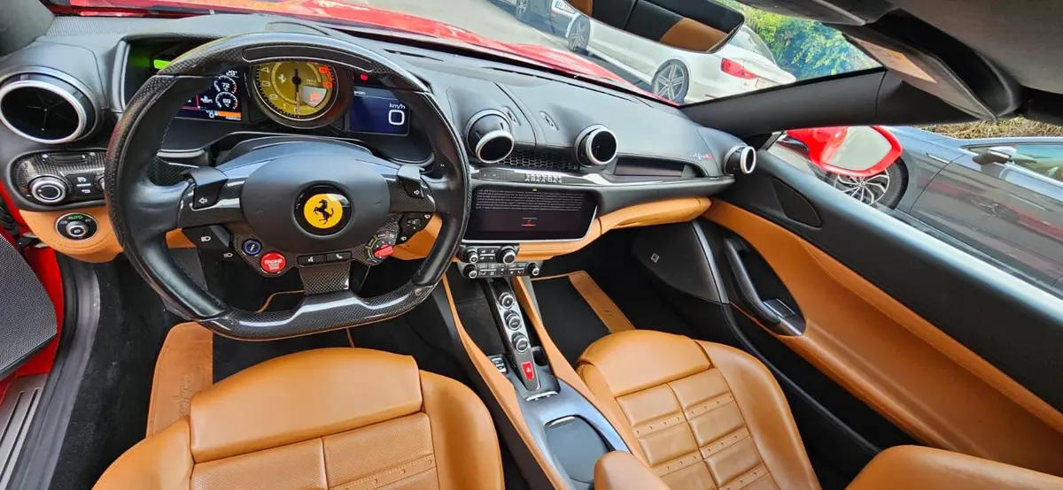 Ferrari Portofino M 2023, vista frontale — Priveo Cars, Europa
