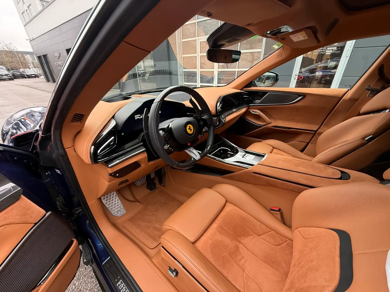 Ferrari Purosangue 2024, vista posteriore — Priveo Cars, Europa. Ferrari Purosangue 2024