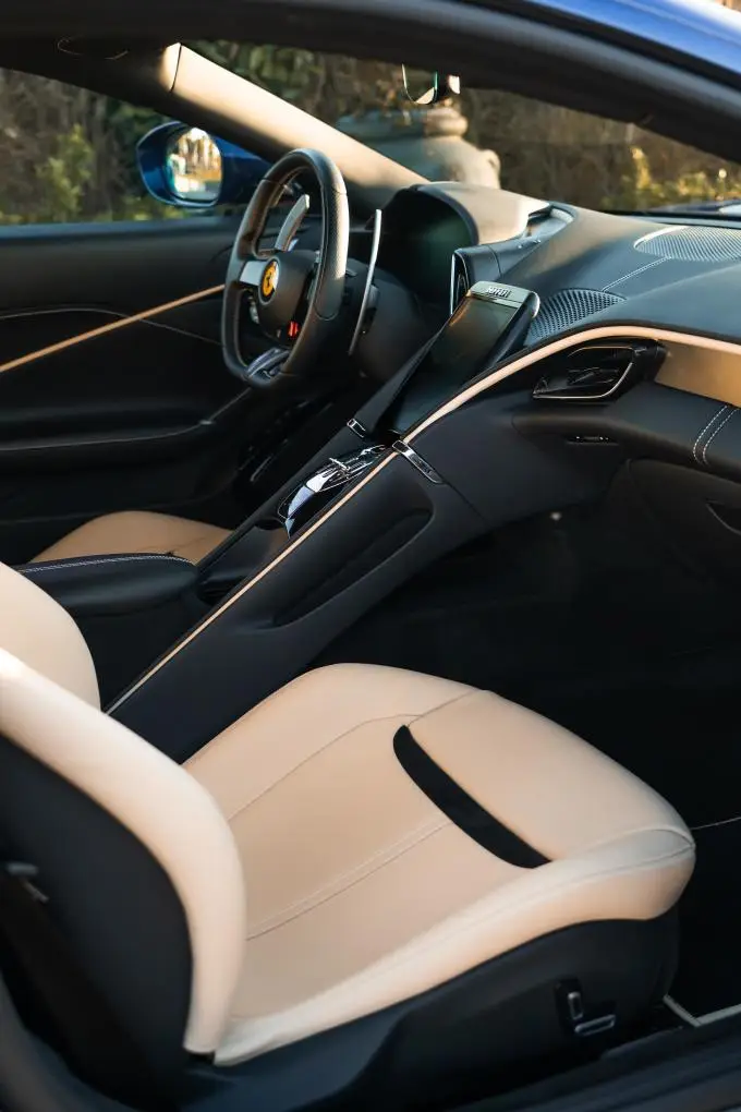 Ferrari Roma 2025, esterno — Priveo Cars, Europa. Ferrari Roma 2025