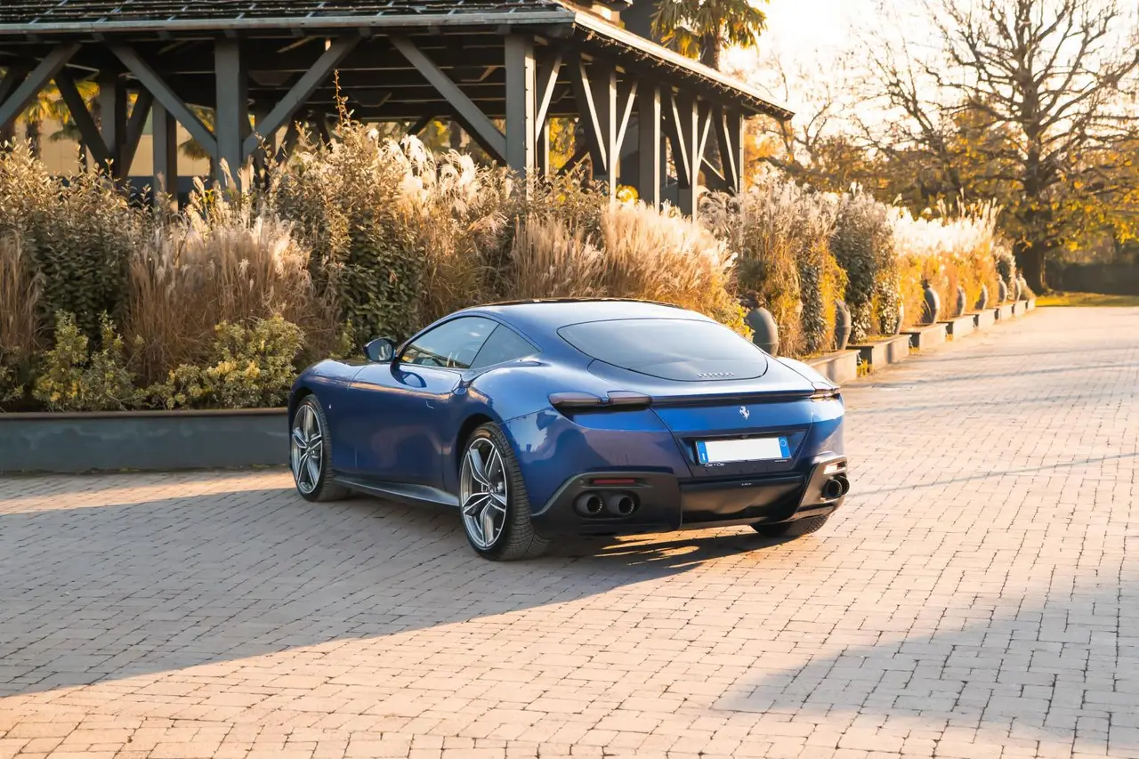 Ferrari Roma 2025, interni — Priveo Cars, Europa. Ferrari Roma 2025