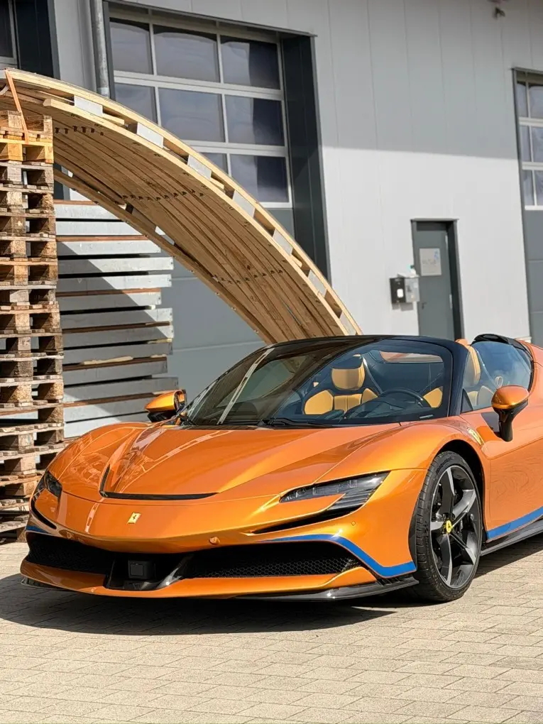 Ferrari SF90 Spider Tailor Made 2025, vista trasera — Priveo Cars, Europa