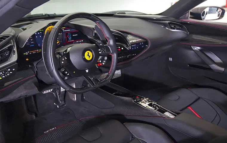 Ferrari SF90 Stradale 2025, esterno — Priveo Cars, Europa