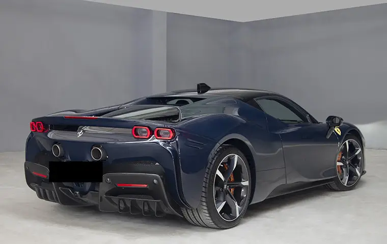Ferrari SF90 Stradale 2025, interni — Priveo Cars, Europa