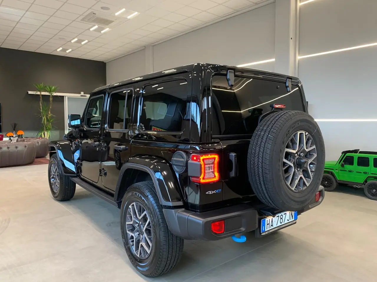 Jeep Wrangler 2025, exterior — Priveo Cars, Europe