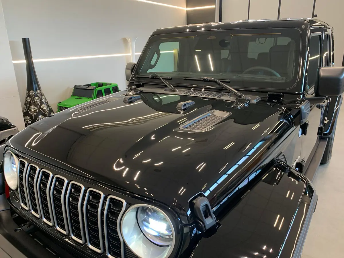Jeep Wrangler 2025, dashboard — Priveo Cars, Europe