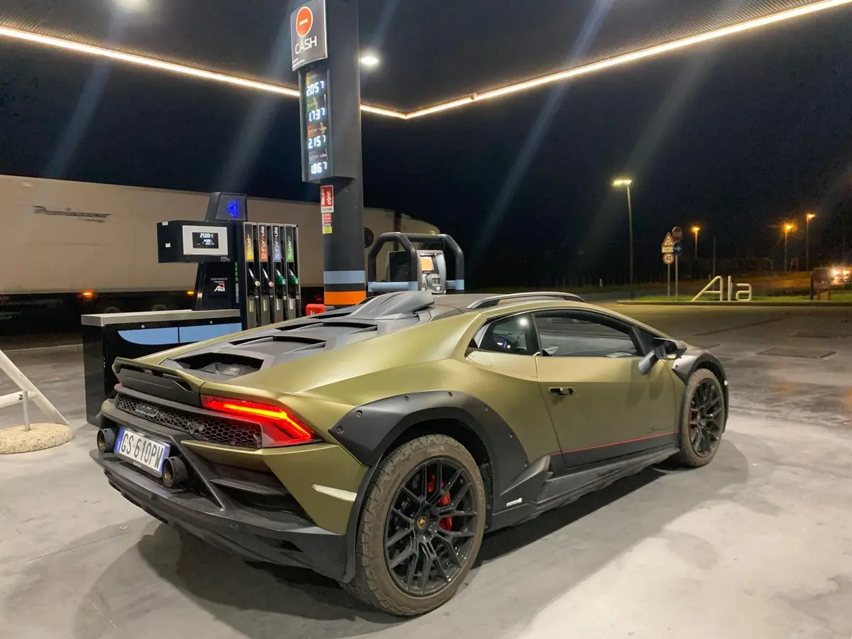 Lamborghini Huracan Sterrato 2024, front view — Priveo Cars, Europe