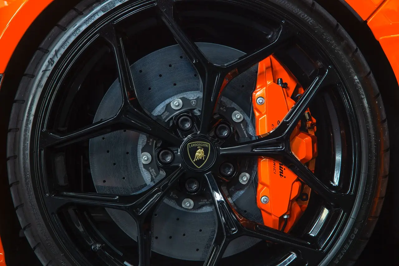 Lamborghini Revuelto 2026, exterior — Priveo Cars, Europa