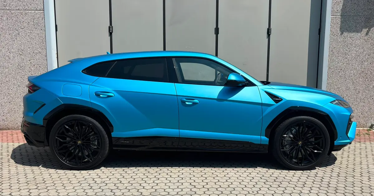 Lamborghini Urus SE 2025, exterior — Priveo Cars, Europa