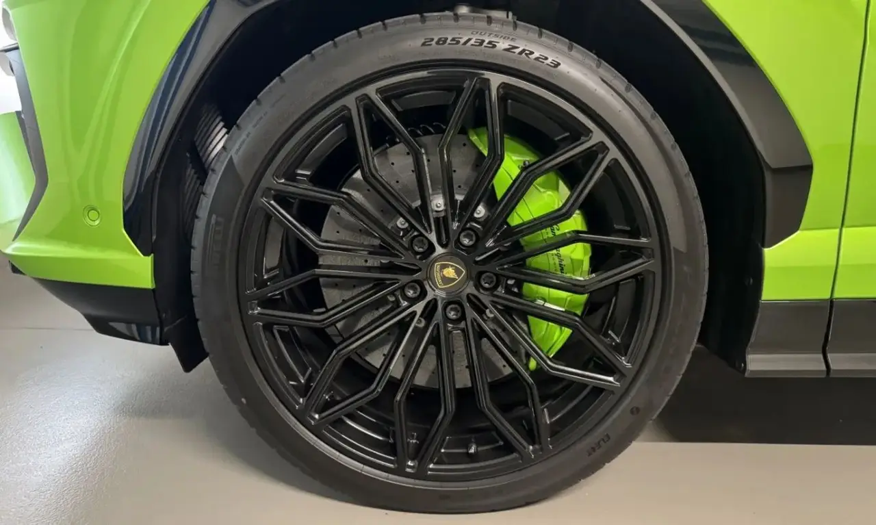 Lamborghini Urus SE 2026, esterno — Priveo Cars, Europa. Lamborghini Urus SE 2026