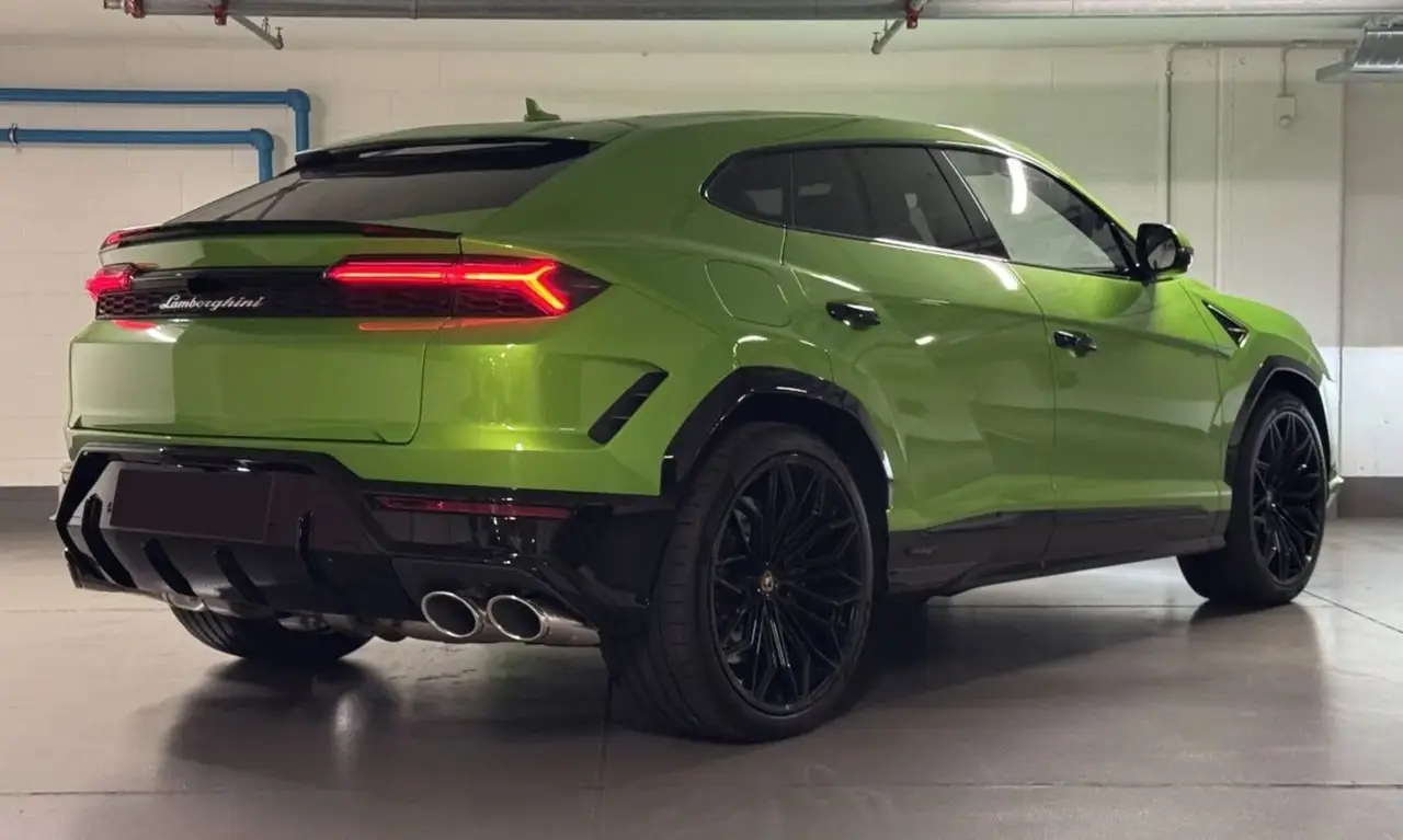 Lamborghini Urus SE 2026, vista frontale — Priveo Cars, Europa. Lamborghini Urus SE 2026