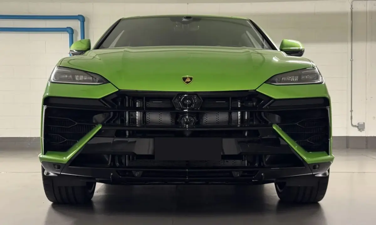 Lamborghini Urus SE 2026, interior — Priveo Cars, Europa