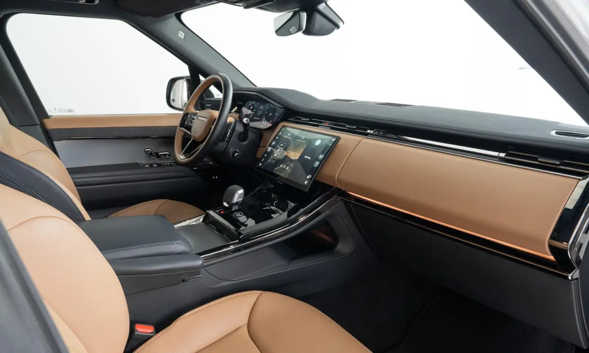 Land Rover Range Rover Sport 2025, esterno — Priveo Cars, Europa