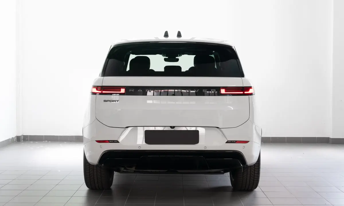 Land Rover Range Rover Sport 2025, cruscotto — Priveo Cars, Europa