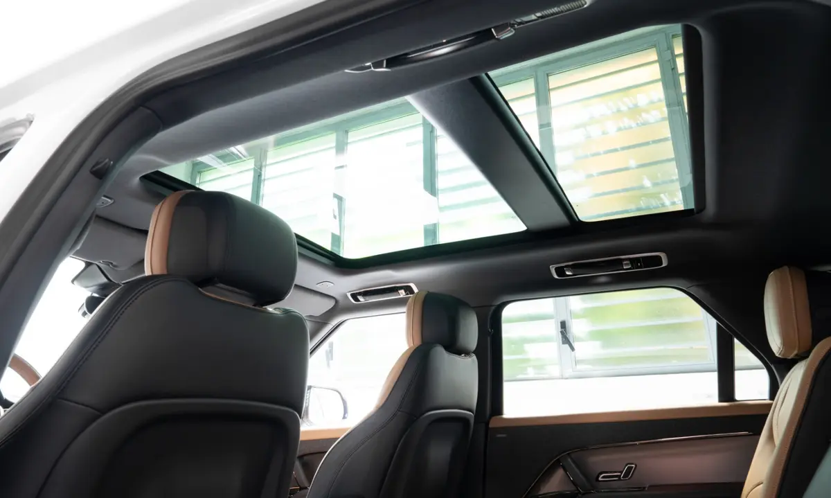 Land Rover Range Rover Sport 2025, esterno — Priveo Cars, Europa