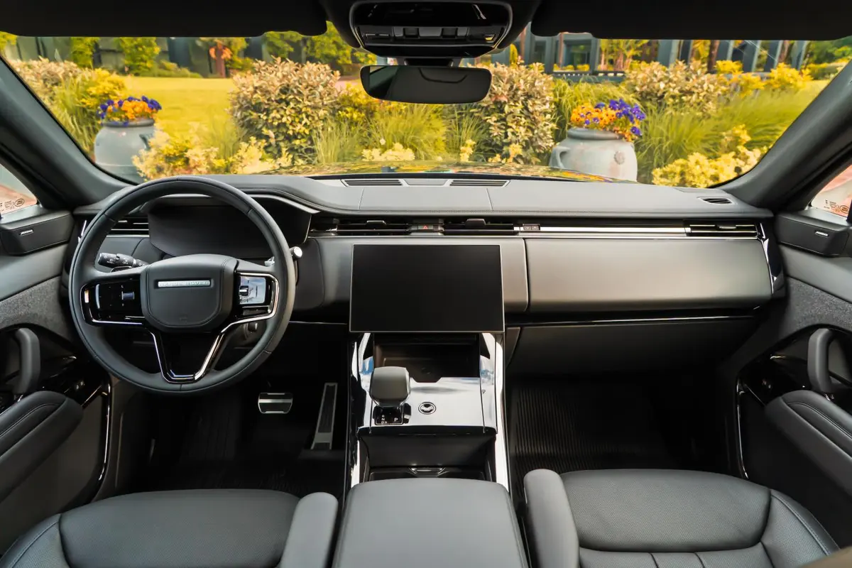 Land Rover Range Rover Sport Dynamic SE 2025, exterior — Priveo Cars, Europa