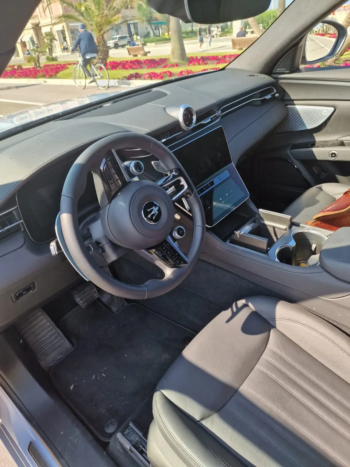 Maserati Grecale GT 2025, vista frontale — Priveo Cars, Europa