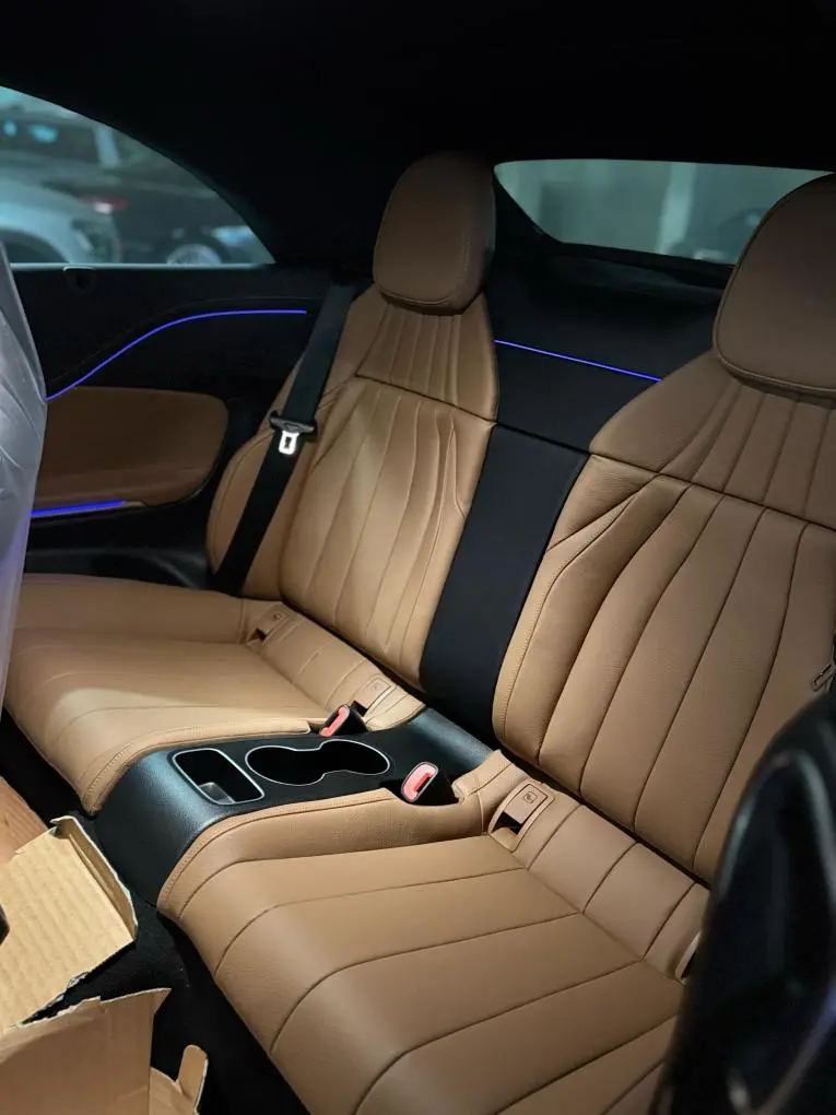 Mercedes Benz CLE 300 Cabriolet AMG Premium 2025, vista trasera — Priveo Cars, Europa
