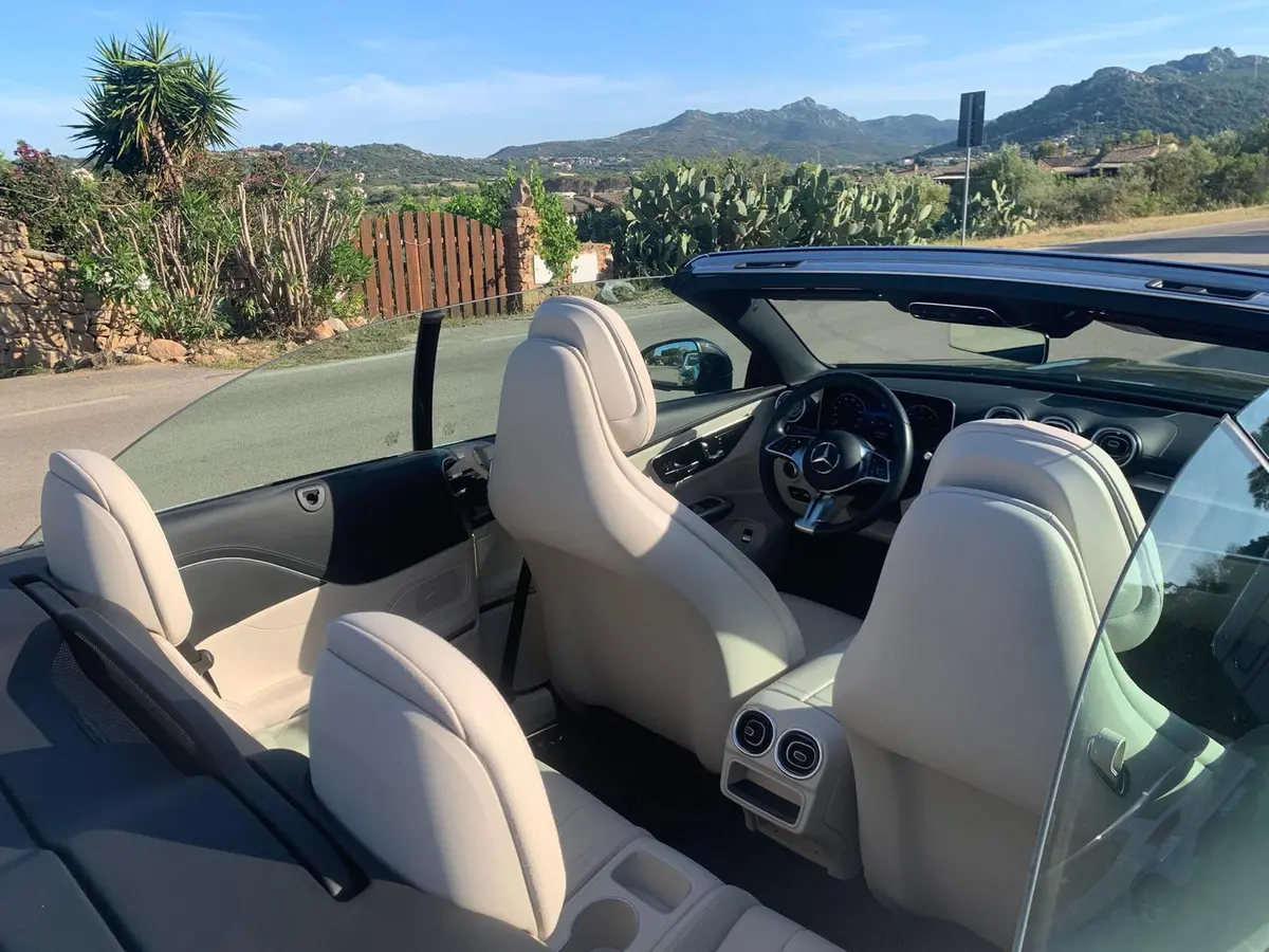 Mercedes Benz CLE Cabrio 2025, interni — Priveo Cars, Europa