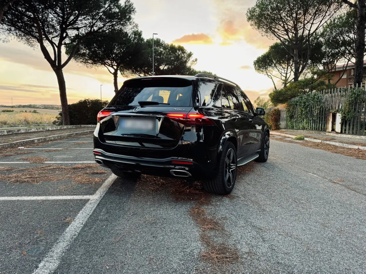 Mercedes Benz GLE 450 AMG 2024, vista posteriore — Priveo Cars, Europa. Mercedes Benz GLE 450 AMG 2024