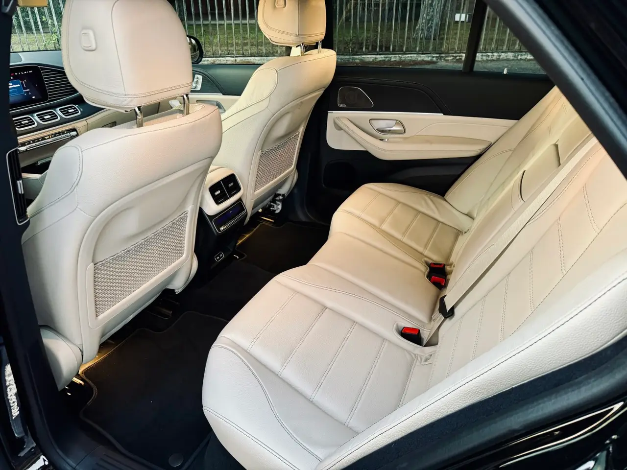 Mercedes Benz GLS Maybach 2022, vista frontale — Priveo Cars, Europa. Mercedes Benz GLS Maybach 2022