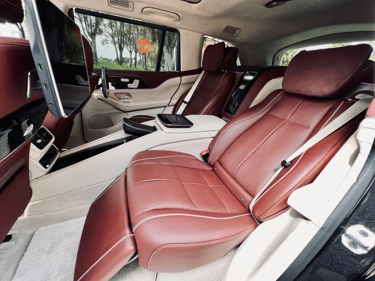 Mercedes Benz GLS Maybach 2022, interni — Priveo Cars, Europa. Mercedes Benz GLS Maybach 2022