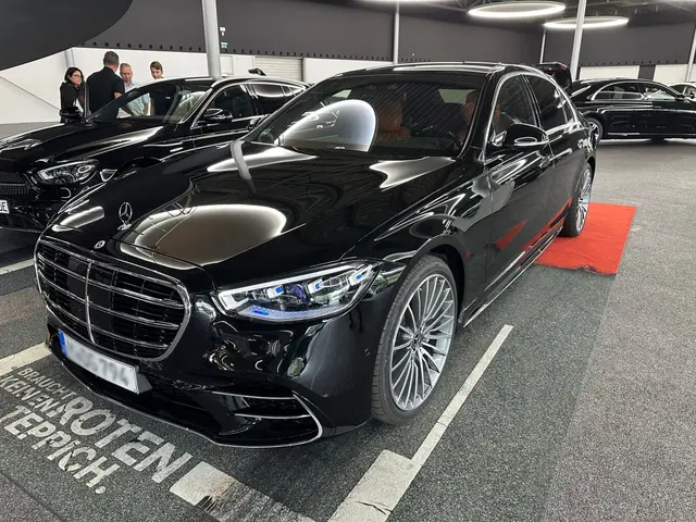 Mercedes Benz S-klasse S400 Long 4-Matic 2023 — Priveo Cars, Europa