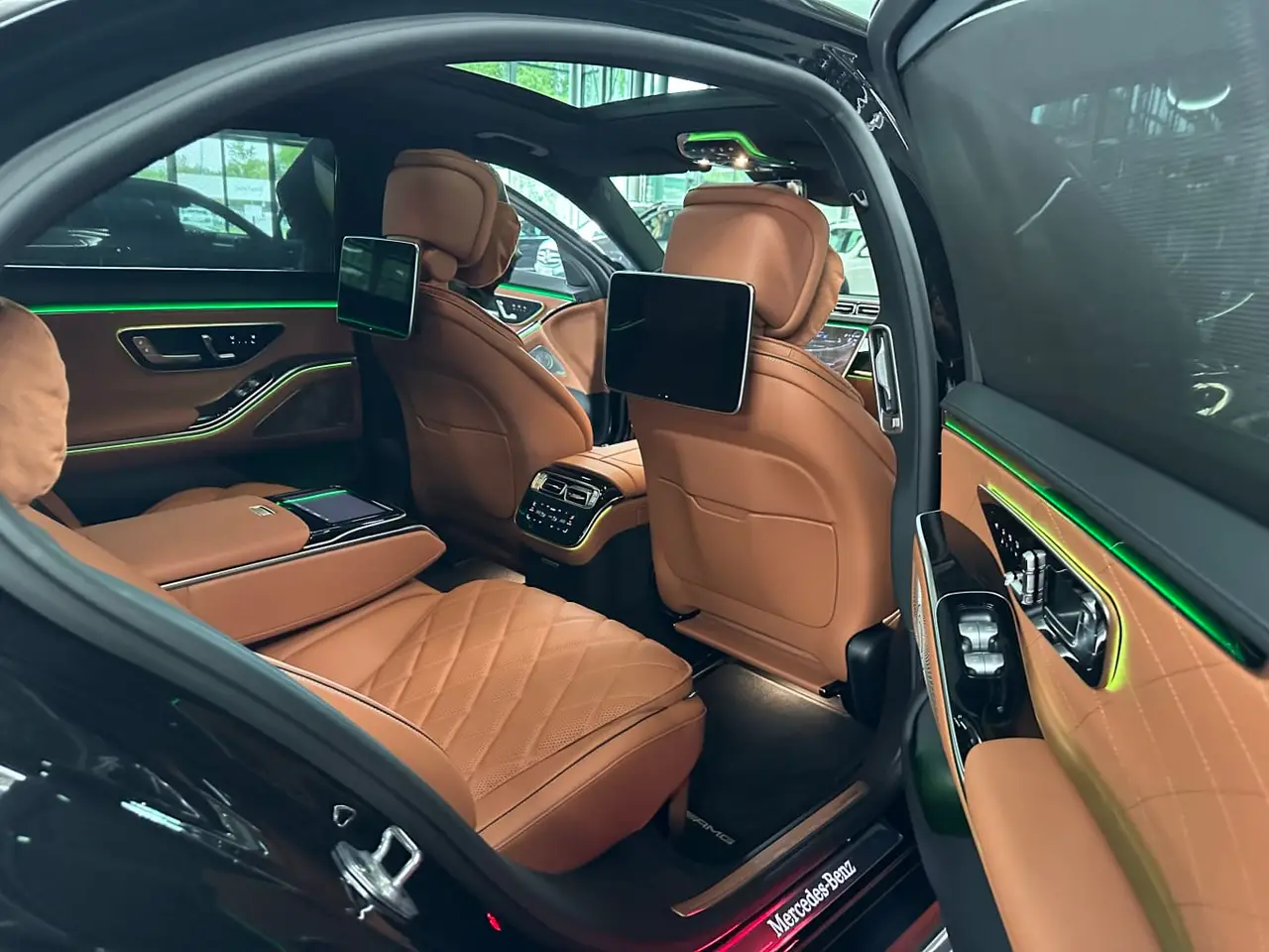 Mercedes Benz S-klasse S400 Long 4-Matic 2023, cruscotto — Priveo Cars, Europa. Mercedes Benz S-klasse S400 Long 4-Matic 2023