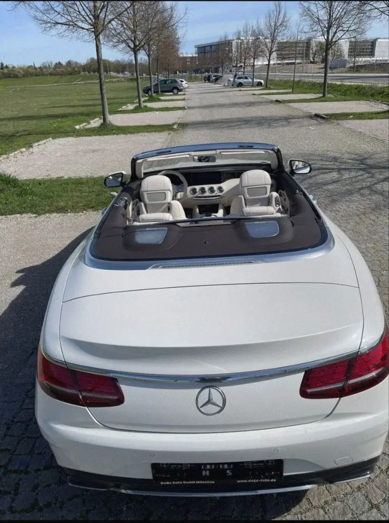Mercedes Benz S560 Cabrio 2021, vista frontal — Priveo Cars, Europa