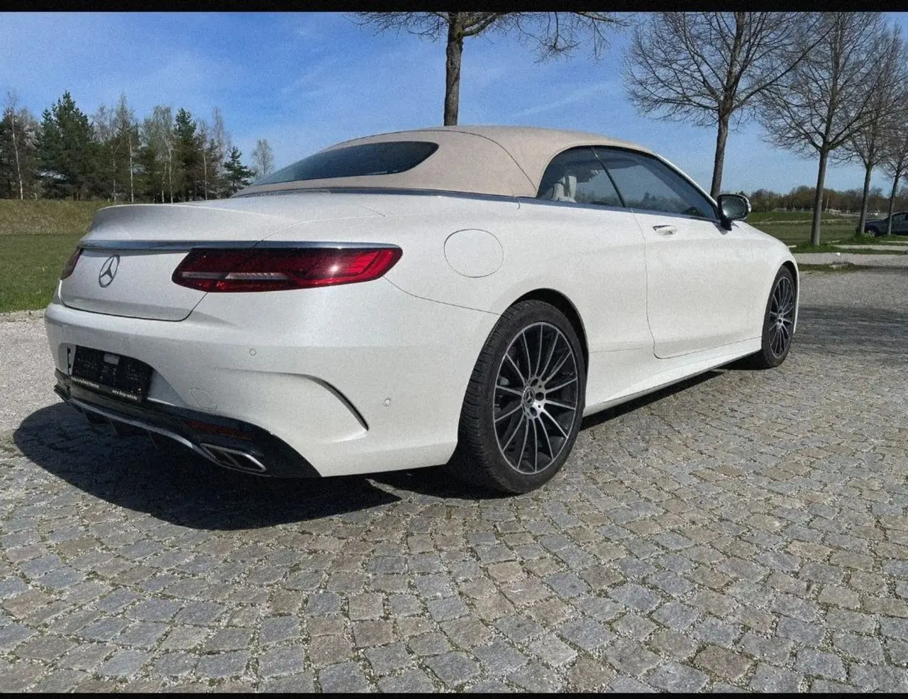 Mercedes Benz S560 Cabrio 2021, vista posteriore — Priveo Cars, Europa. Mercedes Benz S560 Cabrio 2021