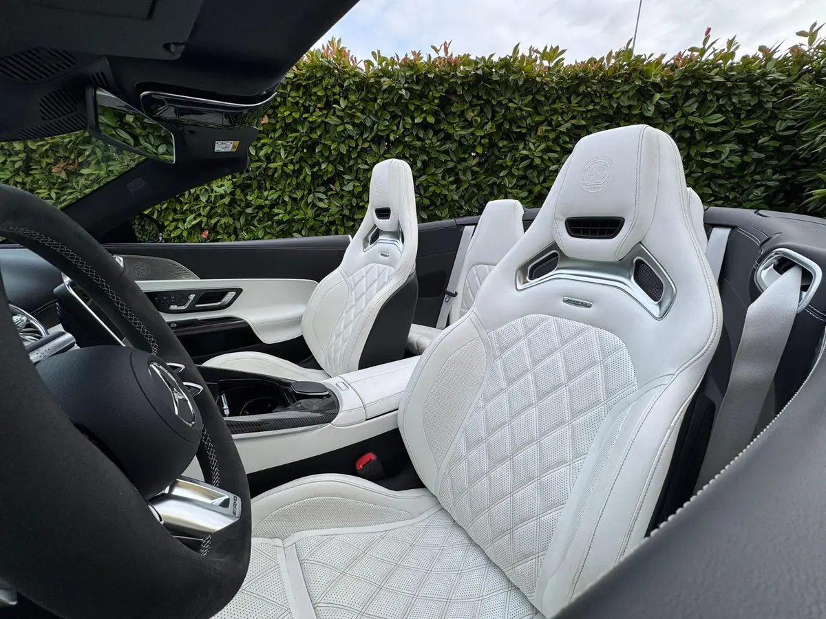 Mercedes Benz SL 63 AMG 2025, esterno — Priveo Cars, Europa