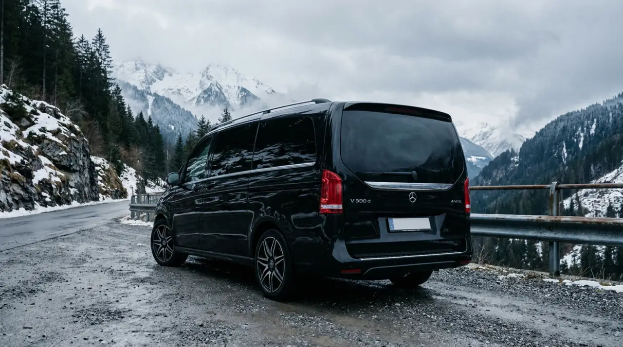 Mercedes Benz V300 8 seats 2025, vista frontale — Priveo Cars, Europa. Mercedes Benz V300 8 seats 2025