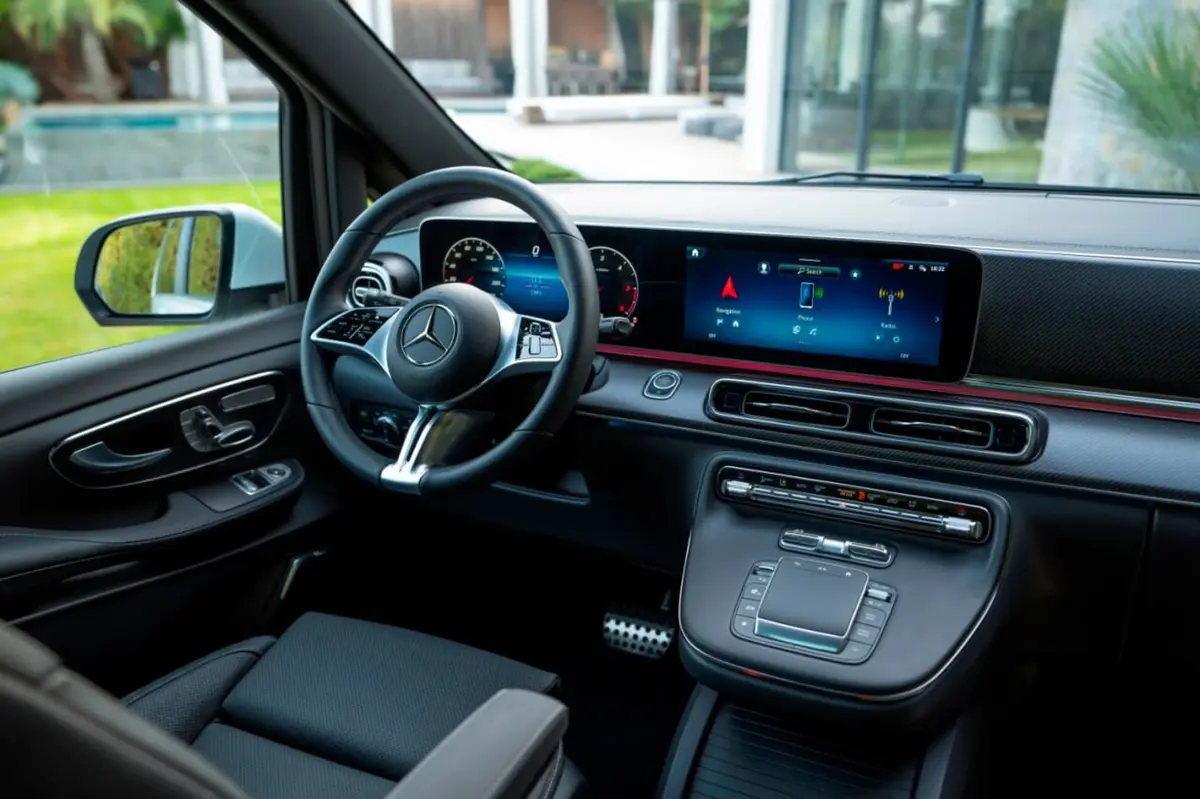 Mercedes Benz V300 8 seats 2025, dashboard — Priveo Cars, Europe