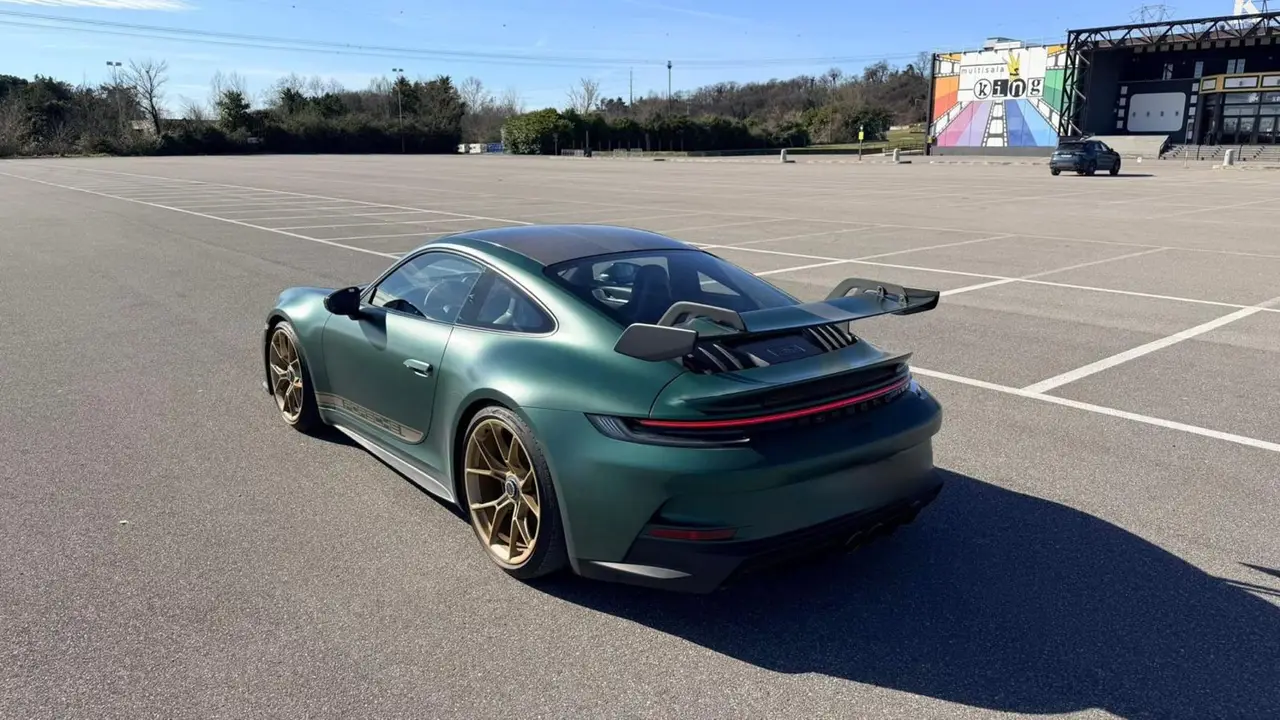 Porsche 911 GT3 2026, vista frontale — Priveo Cars, Europa. Porsche 911 GT3 2026