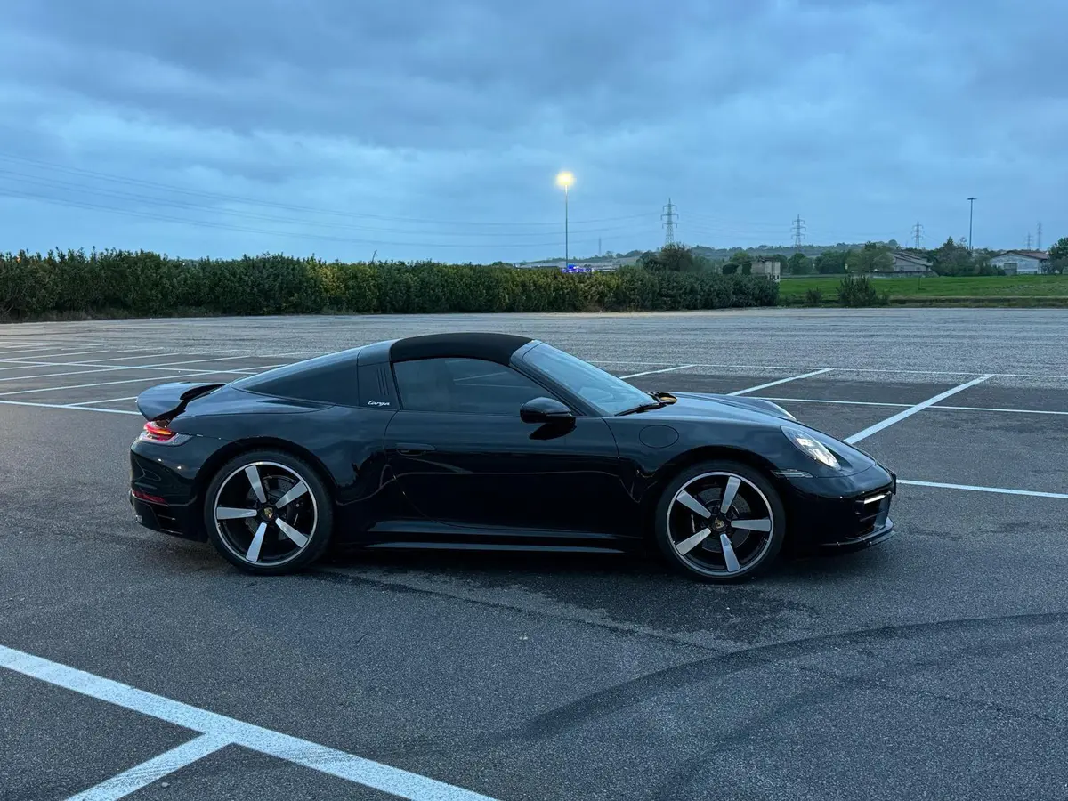 Porsche 911 Targa 2025, front view — Priveo Cars, Europe