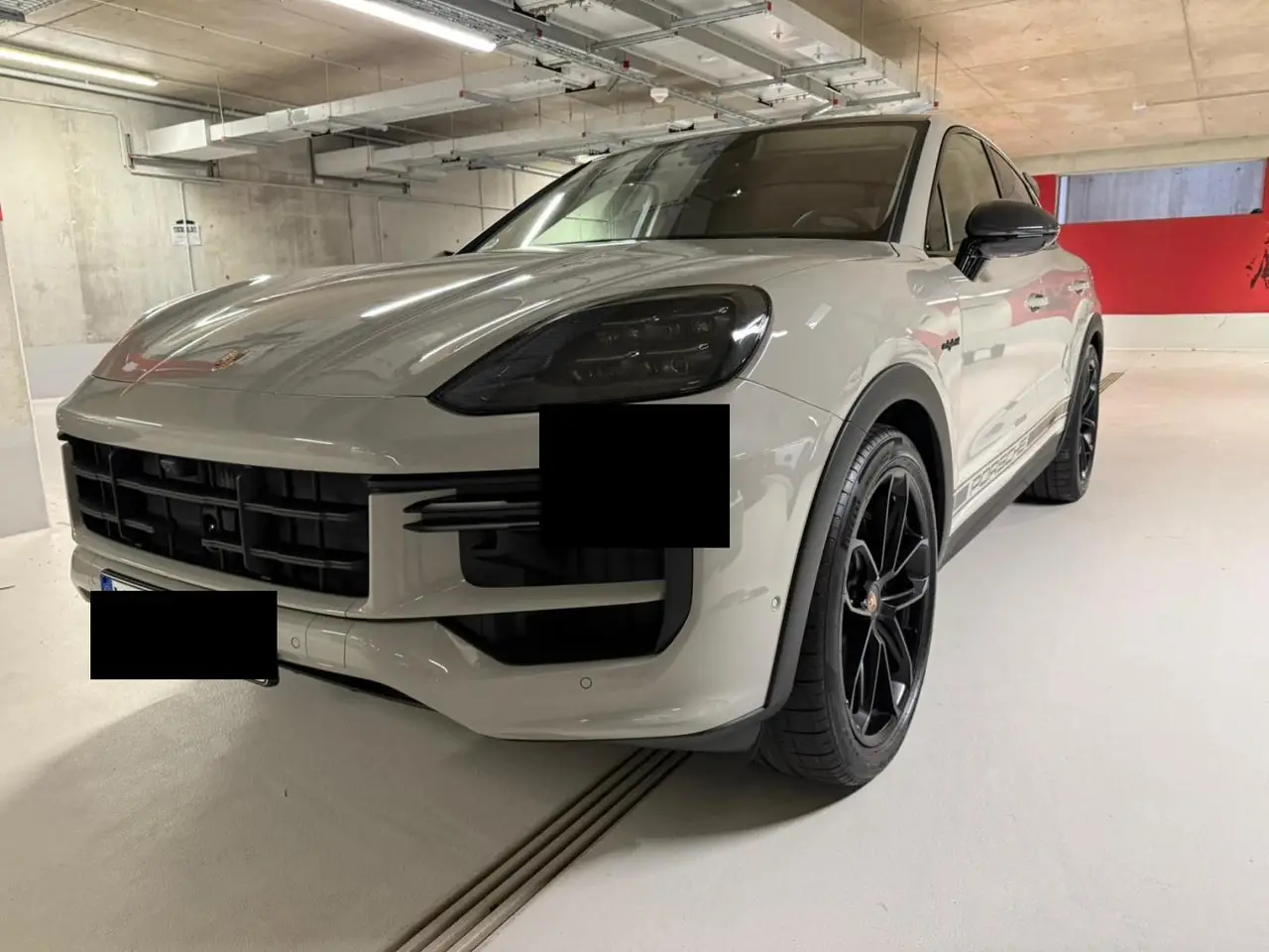 Porsche Cayenne Turbo E-Hybrid Coupé GT 2026, esterno — Priveo Cars, Europa. Porsche Cayenne Turbo E-Hybrid Coupé GT 2026