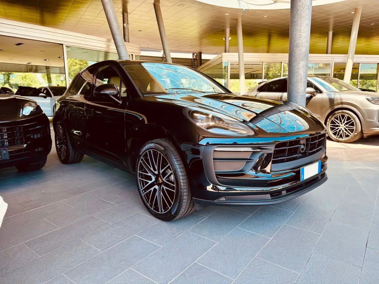 Porsche Macan 2024, esterno — Priveo Cars, Europa. Porsche Macan 2024