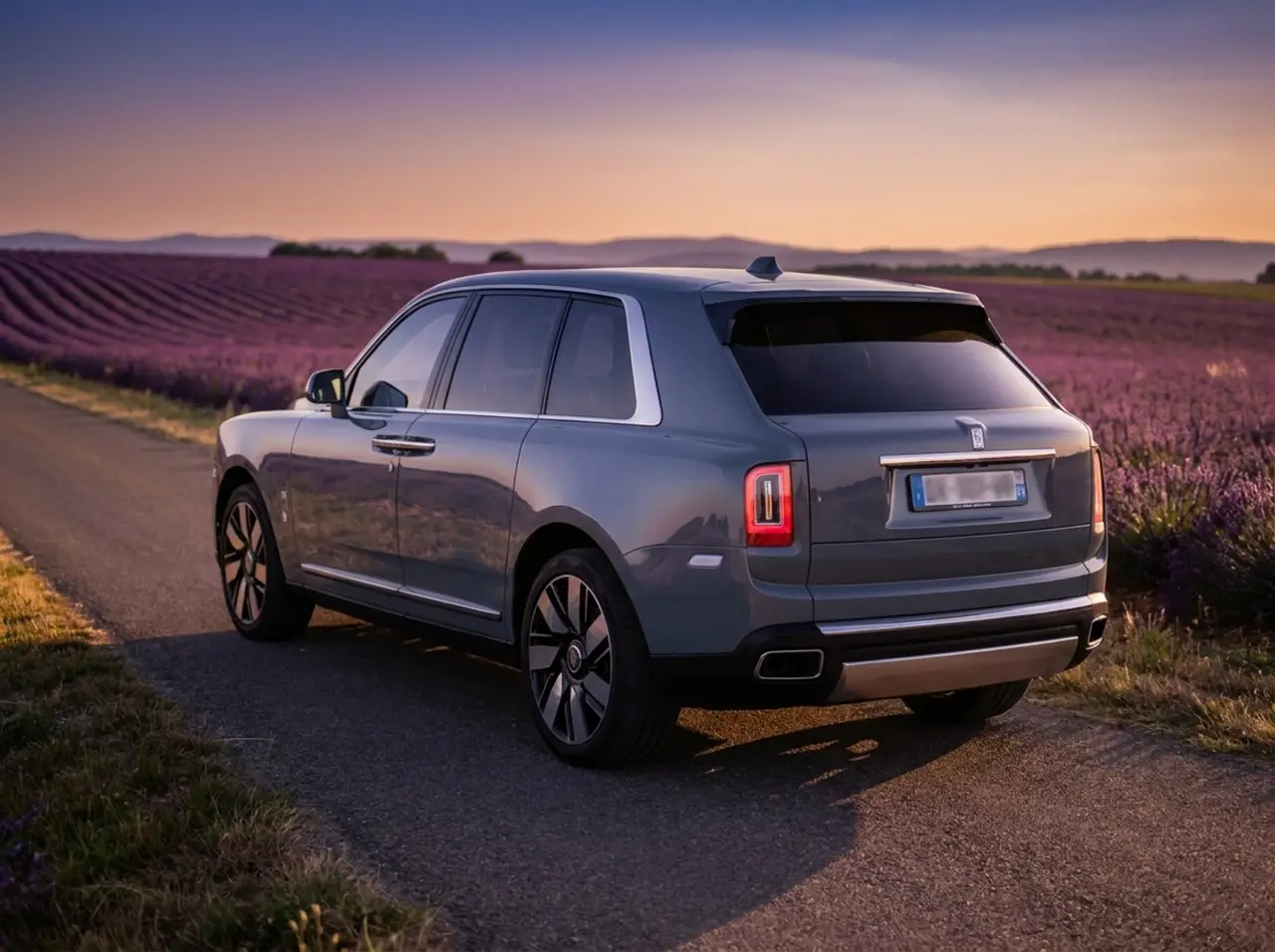 Rolls-Royce Cullinan 2025, vista frontal — Priveo Cars, Europa. El todoterreno perfecto para llegadas discretas a cualquier destino